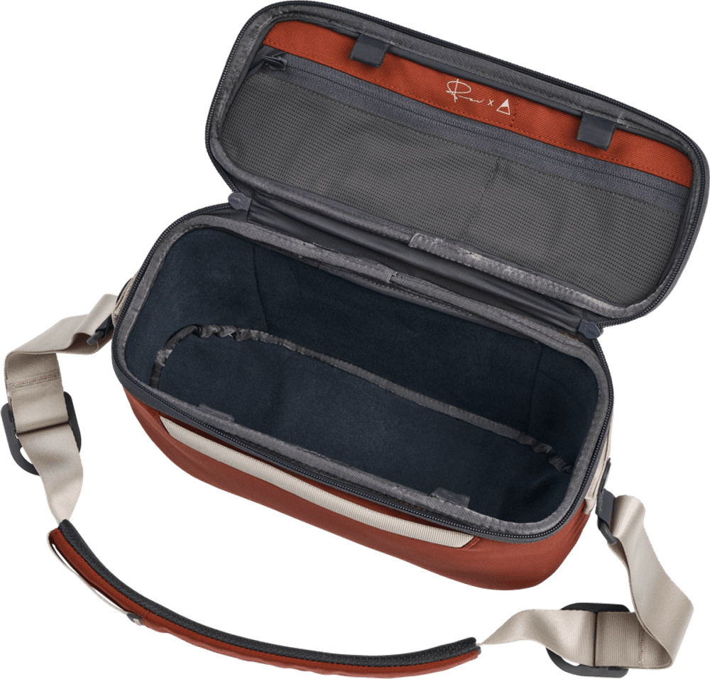 Gomatic  Peter McKinnon Luma Camera Sling 12L, Rust
